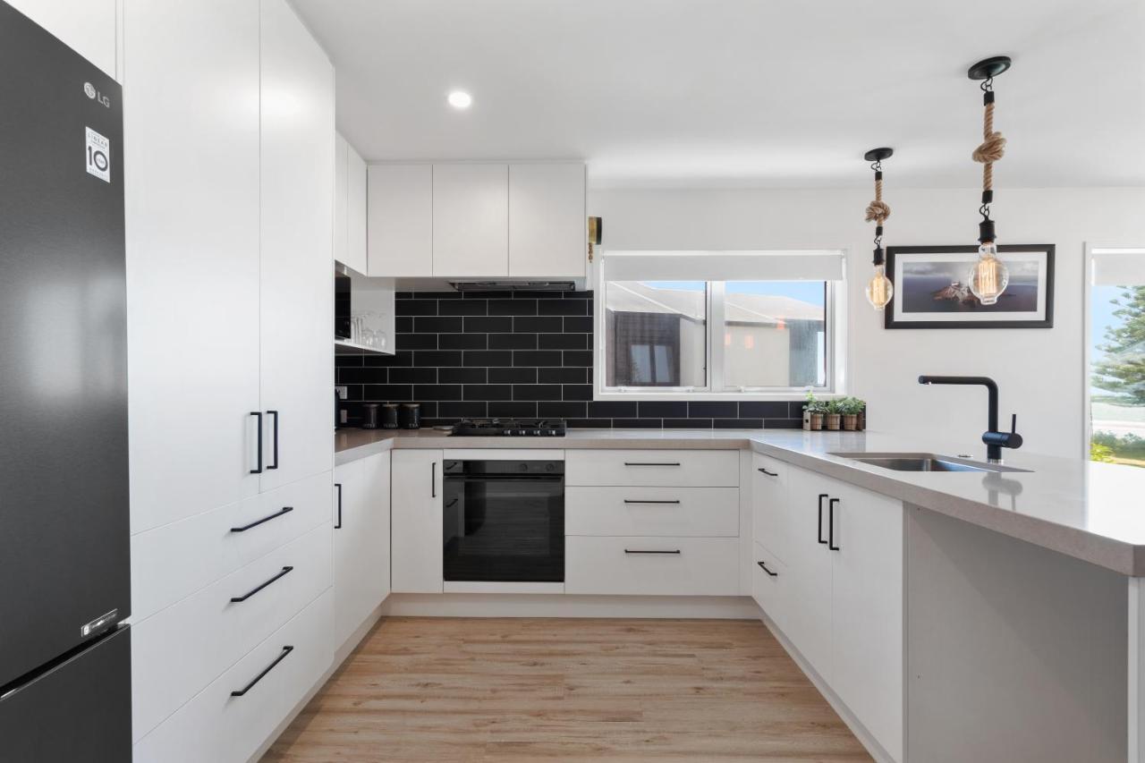 Ohope Beachside Retreat - Ohope Holiday Home מראה חיצוני תמונה